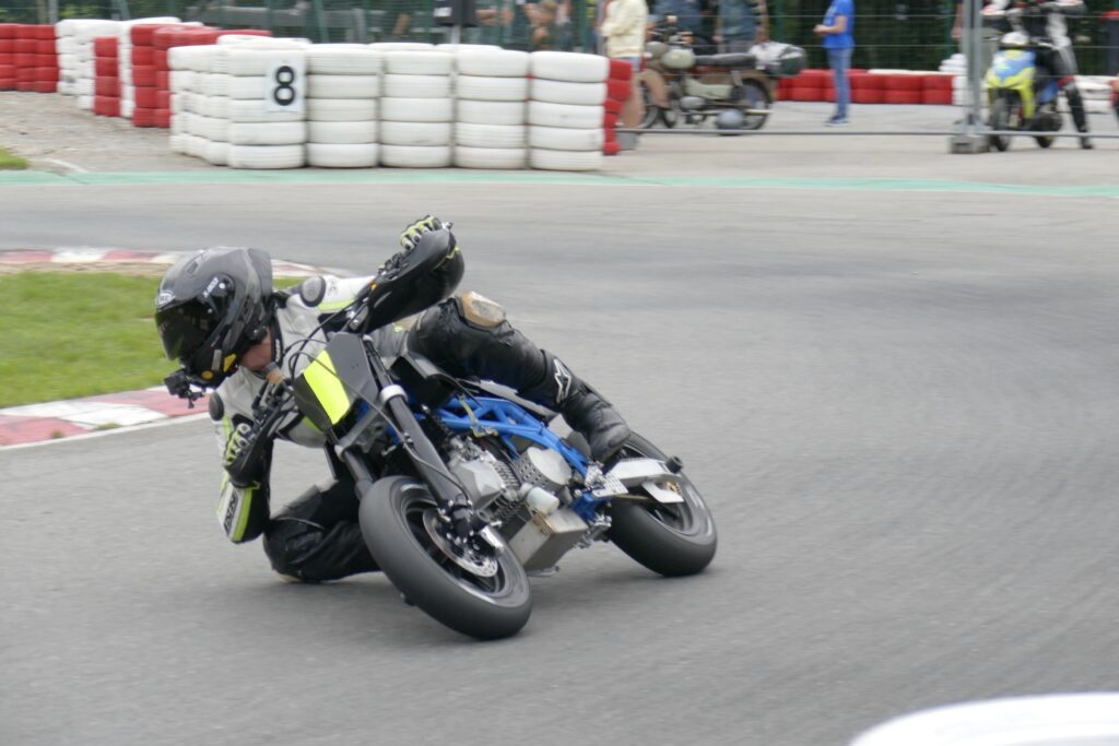 Niclas Scherer beim Pitbike-Training in Spa-Francorchamps